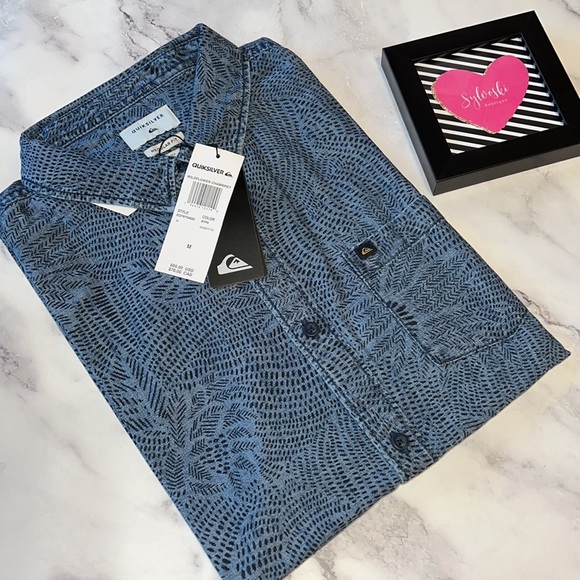 🔥QUIKSILVER Wildflower Short Sleeve Shirt NWT - Picture 3 of 3